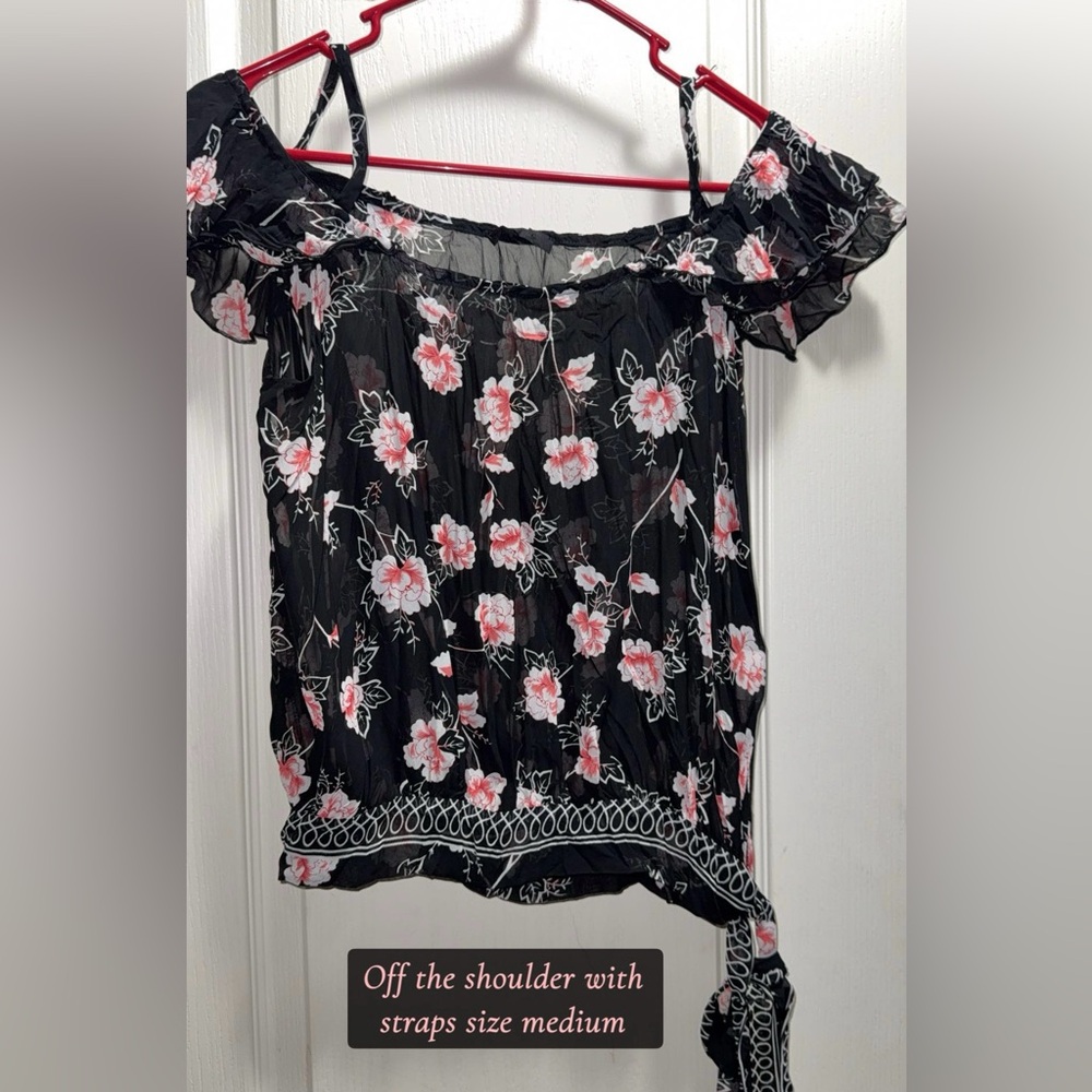 Women’s Floral Off-Shoulder Black Top Medium